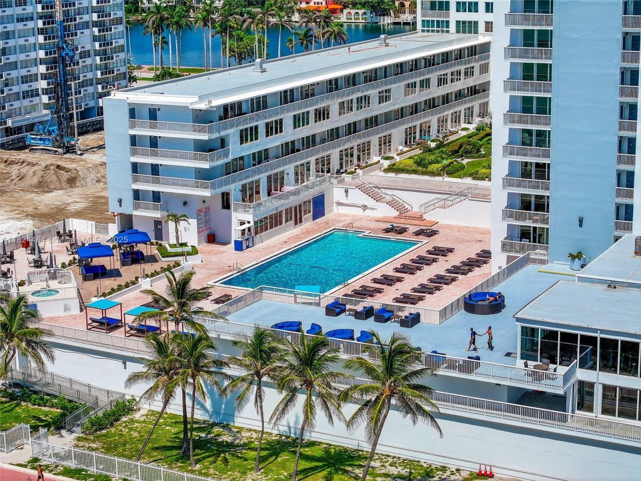 5401 Collins Ave, Unit 419, Miami Beach, FL 33140 Photo