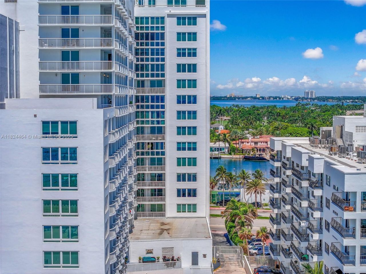 5401 Collins Ave, Unit 419, Miami Beach, FL 33140 Photo