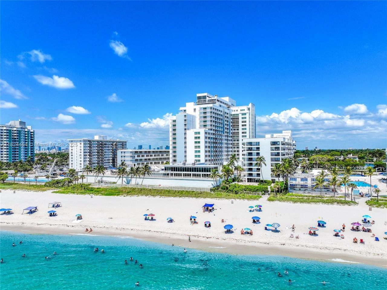 5401 Collins Ave, Unit 419, Miami Beach, FL 33140 Photo