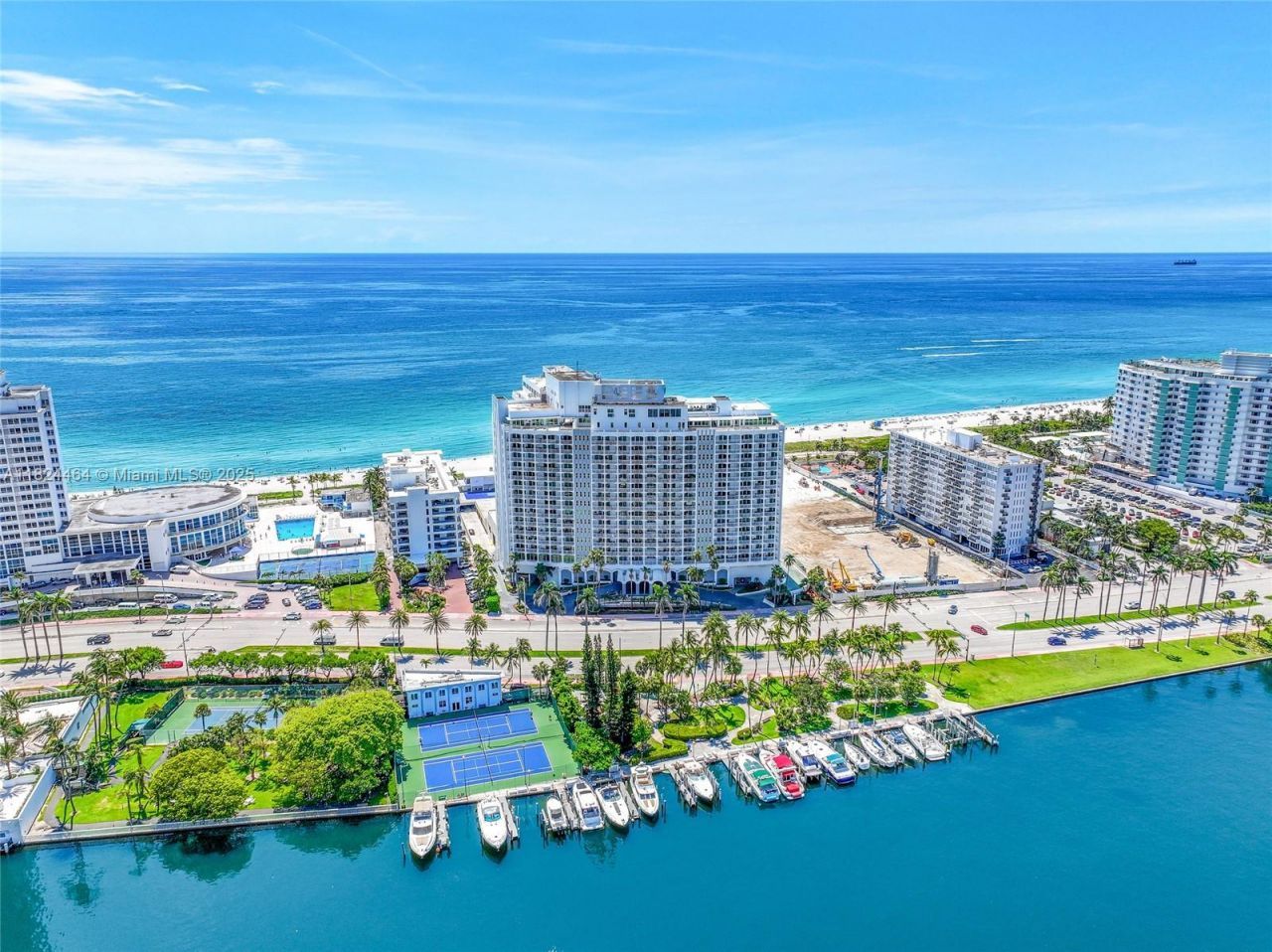 5401 Collins Ave, Unit 419, Miami Beach, FL 33140 Photo