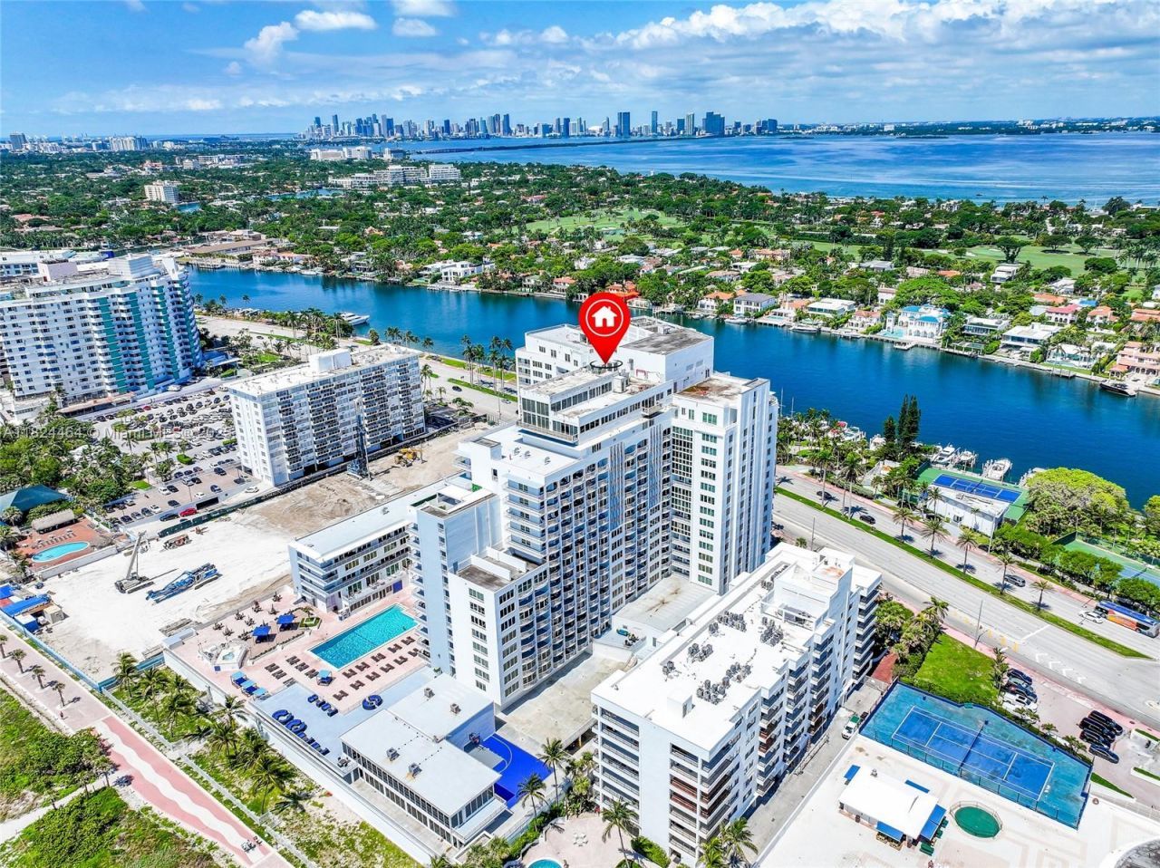 5401 Collins Ave, Unit 419, Miami Beach, FL 33140 Photo