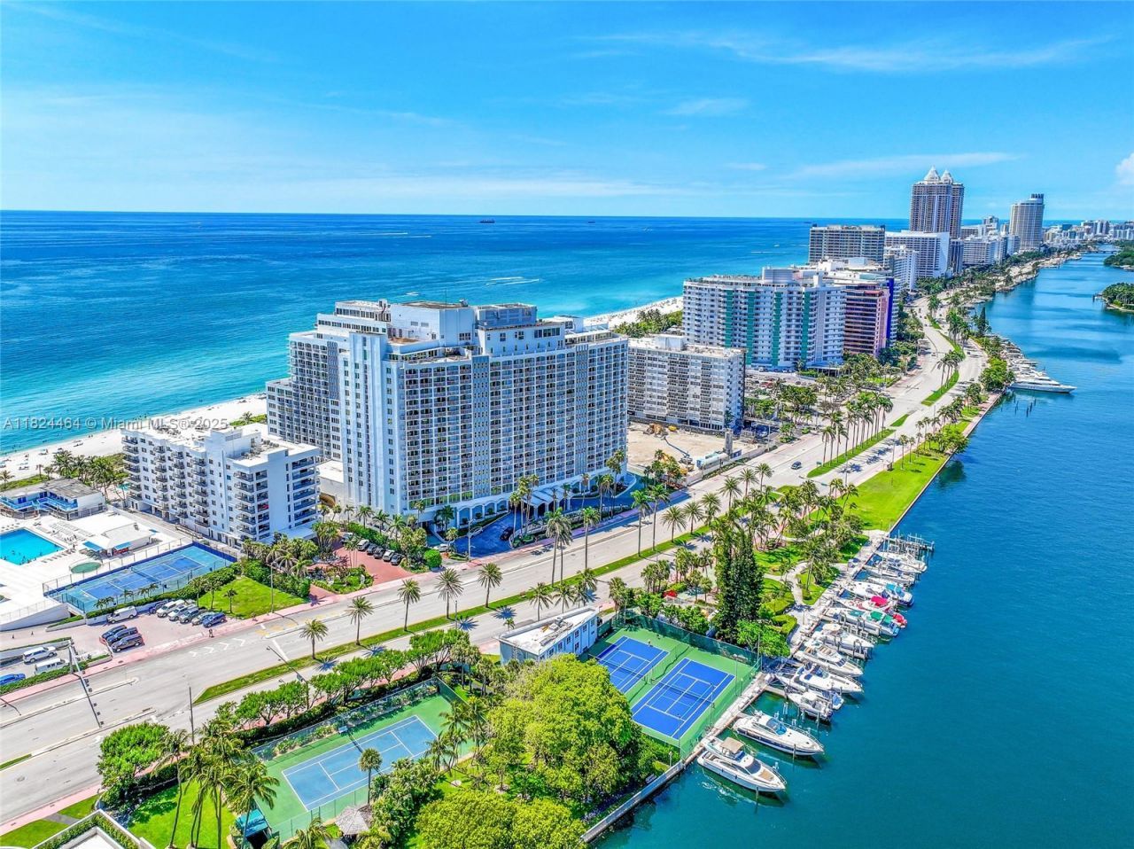 5401 Collins Ave, Unit 419, Miami Beach, FL 33140 Photo