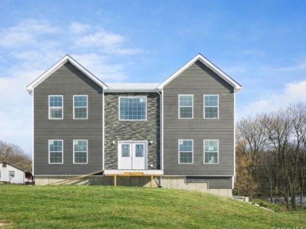 14 Vargas (AKA 70 Jessup Ln) Circle, Stony Point, NY 10980