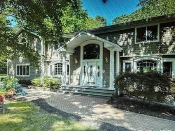 5 Wesley Court, Huntington, NY 11743