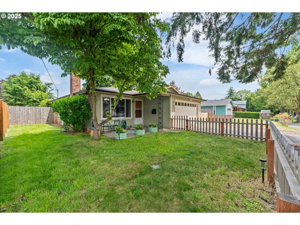 9145 SE Oak ST, Portland, OR 97216