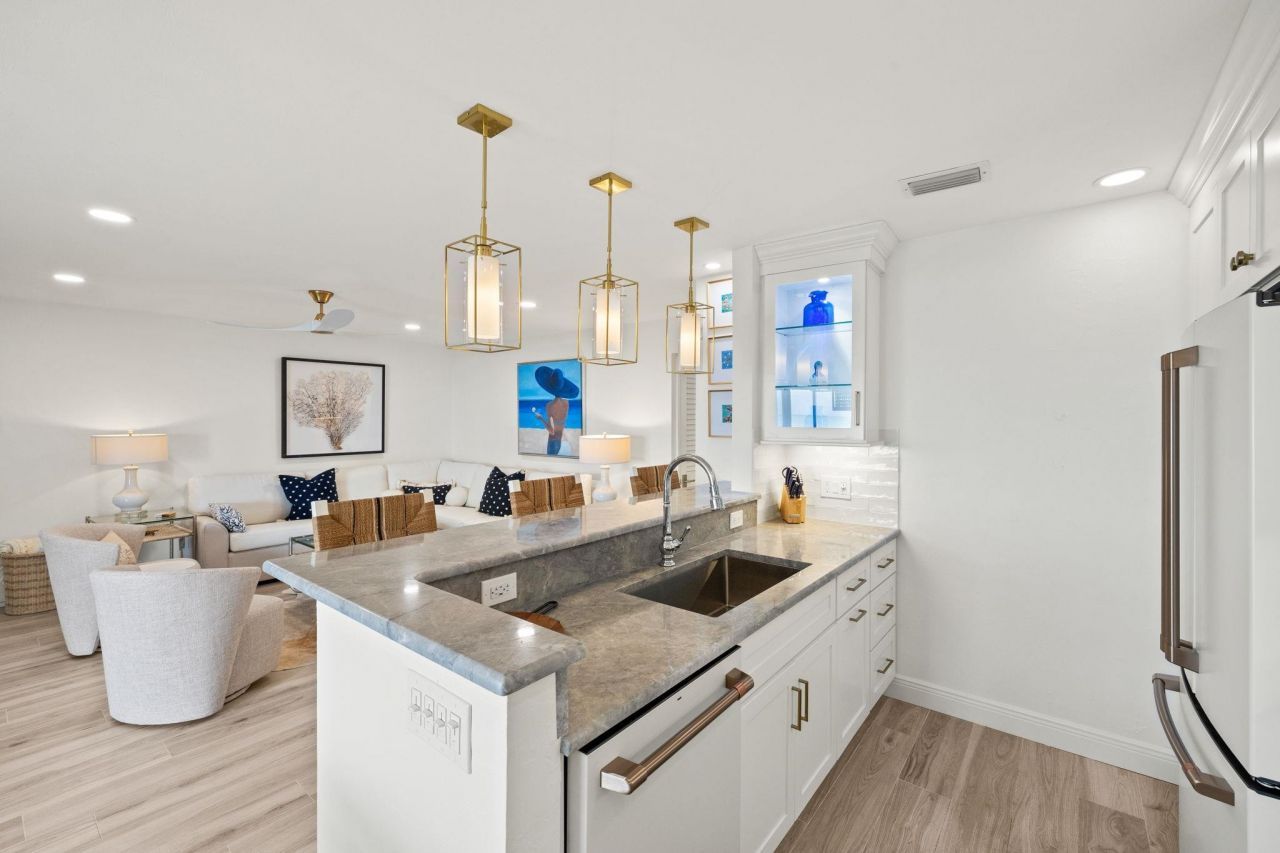 827 E Gulf Dr, Unit C6, Sanibel, FL 33957 Photo