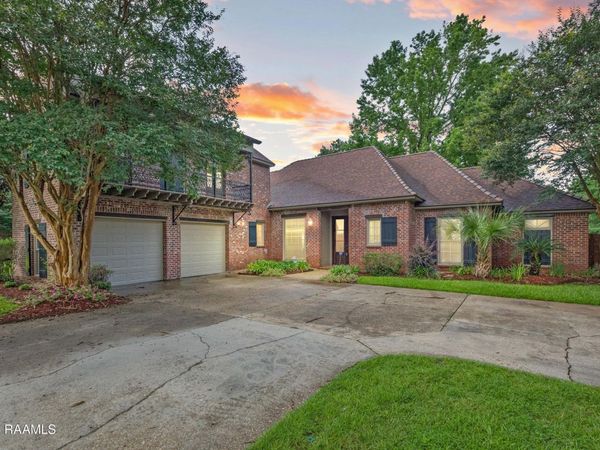 100 Carrollton Circle, Lafayette, LA 70503