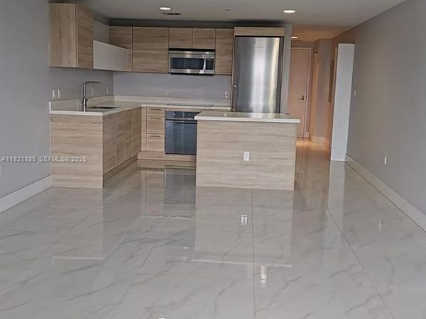 16385 Biscayne Blvd, Unit 902, North Miami Beach, FL 33160