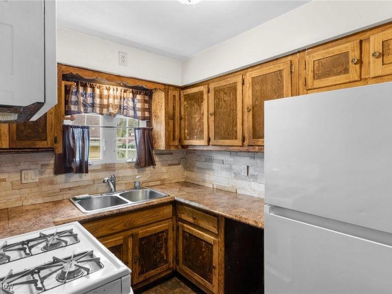 348 Arlington Boulevard, Newton Falls, OH 44444 Photo 8