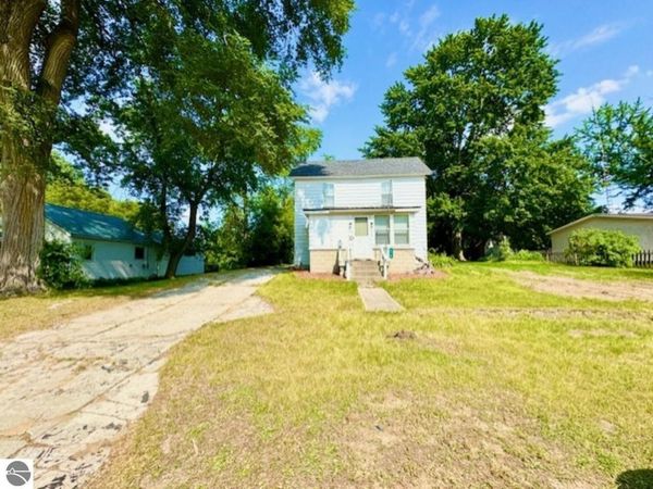 618 Berea Street, St Louis, MI 48880