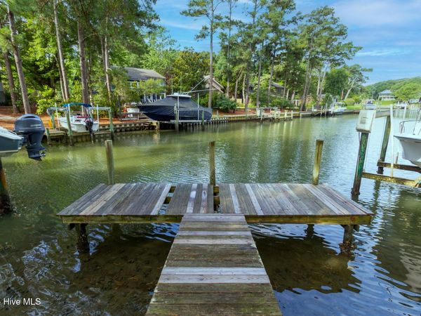117 White Ash Drive, Pine Knoll Shores, NC 28512