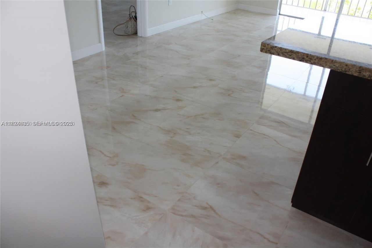 2930 Point East Dr, Unit E309, Aventura, FL 33160 Photo