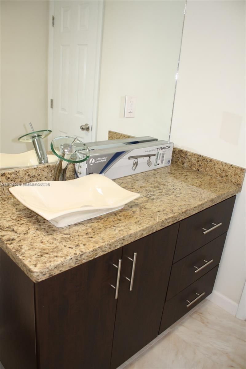 2930 Point East Dr, Unit E309, Aventura, FL 33160 Photo