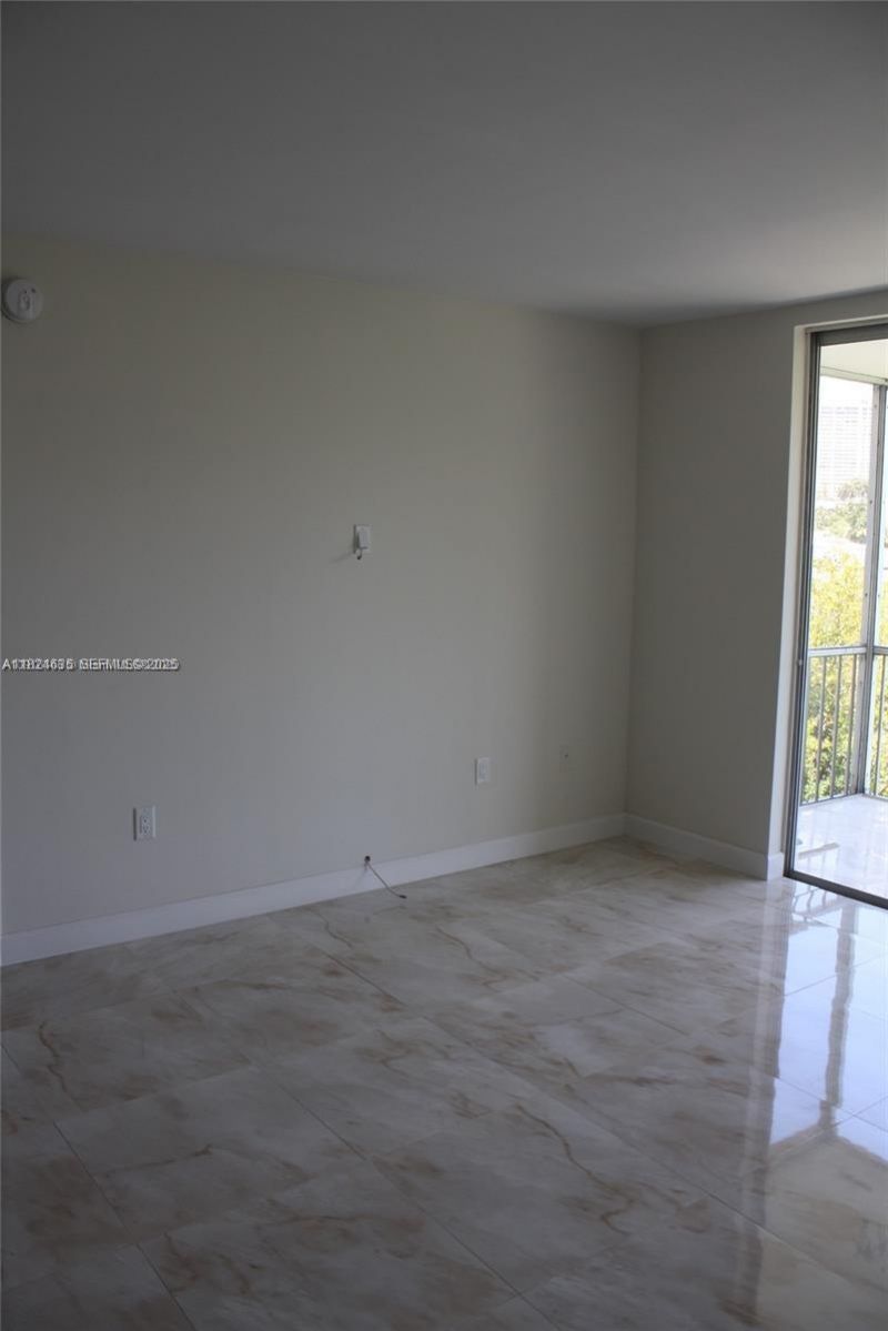 2930 Point East Dr, Unit E309, Aventura, FL 33160 Photo