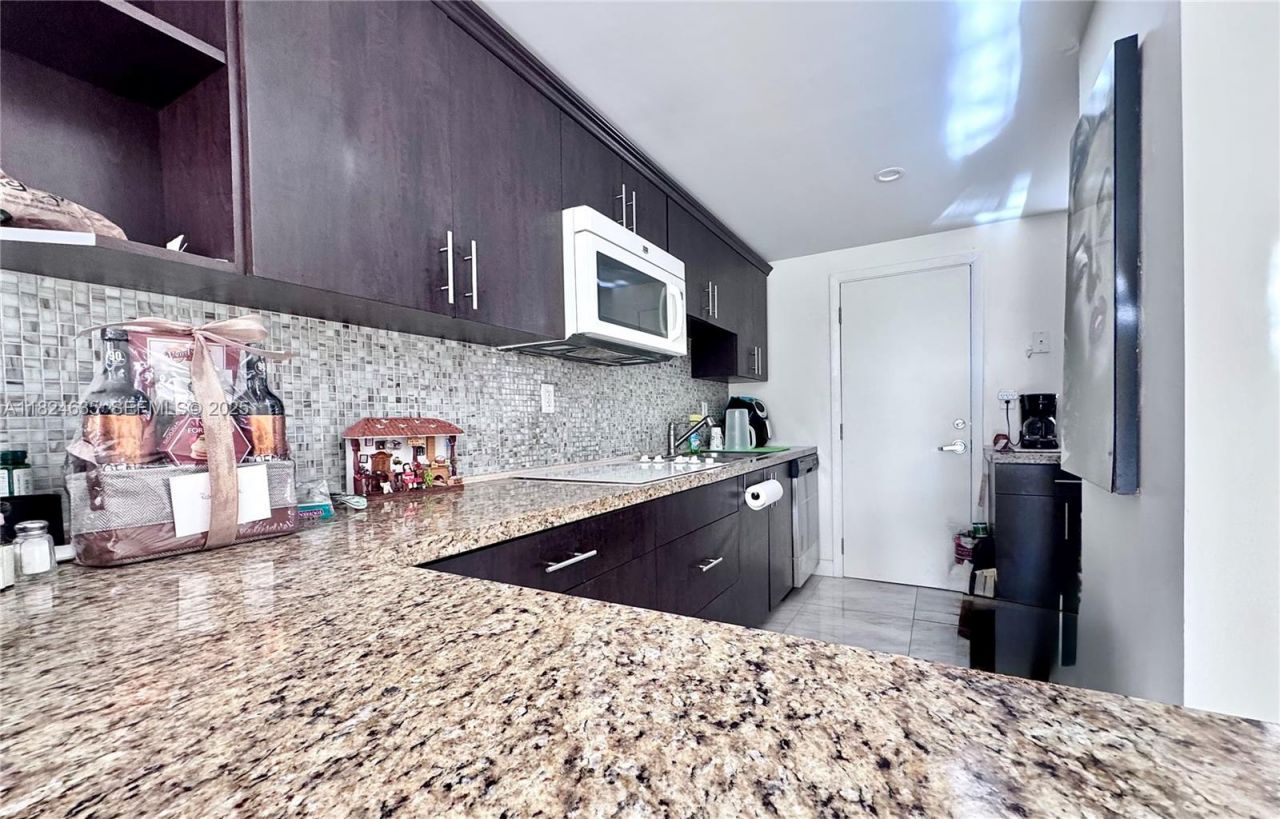 2930 Point East Dr, Unit E309, Aventura, FL 33160 Photo