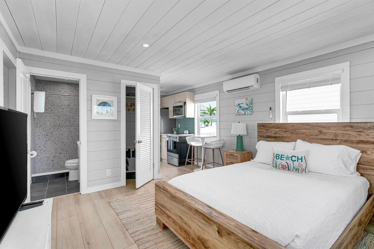 122 Coral Avenue, Redington Shores, FL 33708 Photo