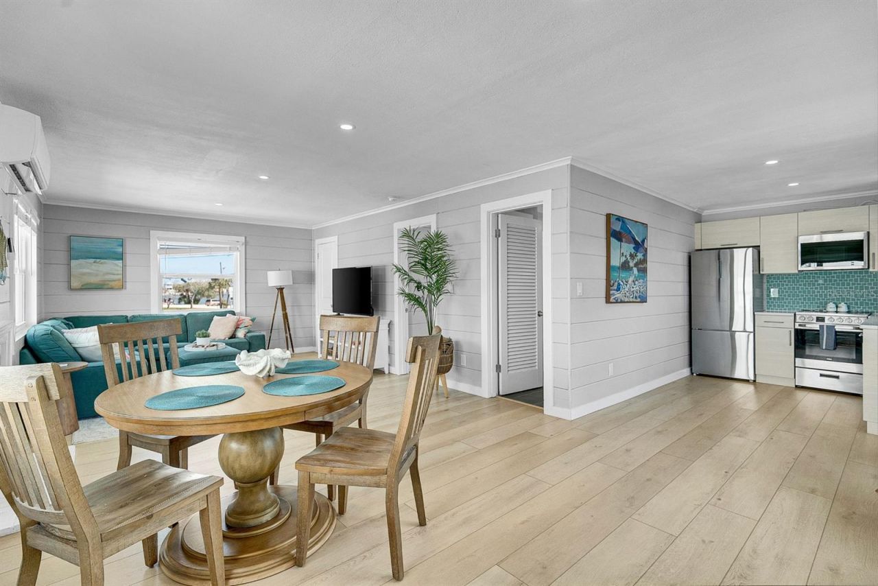 122 Coral Avenue, Redington Shores, FL 33708 Photo