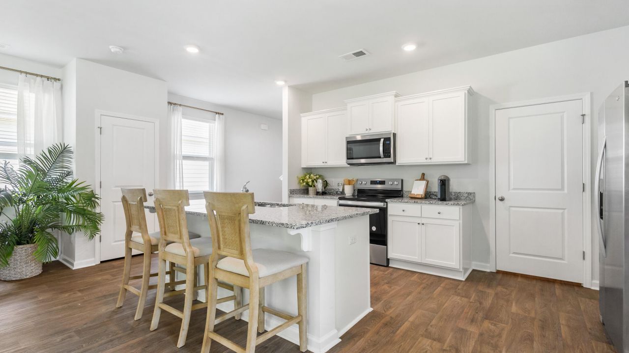 1052 Mulligan Drive Photo 2