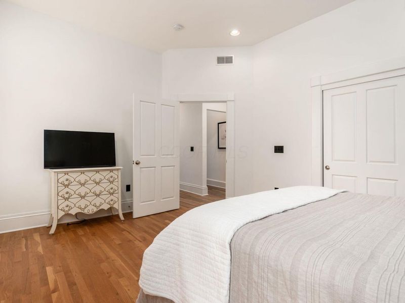 390 E Town Street, Unit 1/2, Columbus, OH 43215 Photo 18