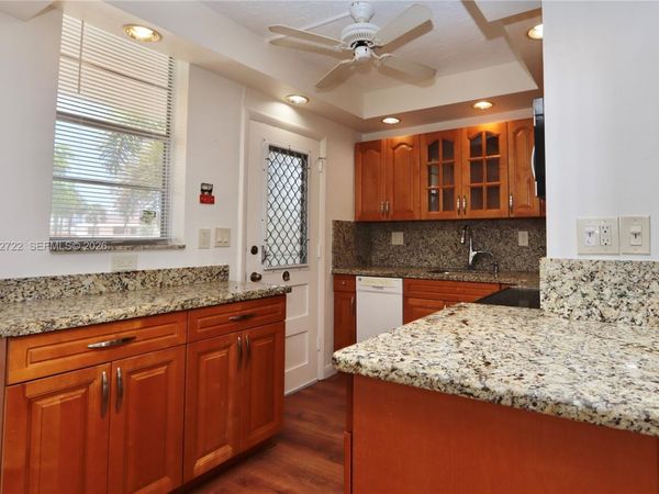 2920 Point East Dr, Unit N208, Aventura, FL 33160