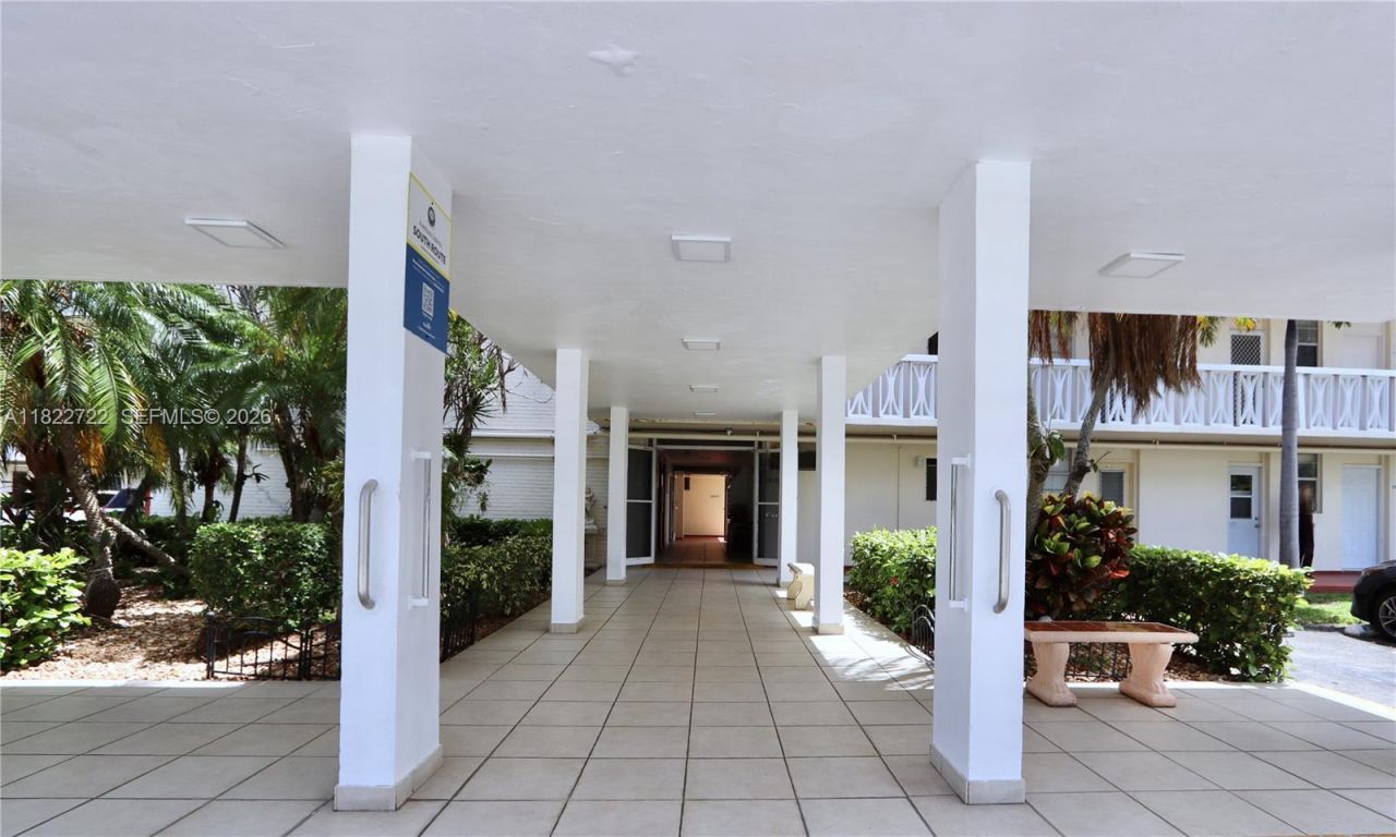 2920 Point East Dr, Unit N208, Aventura, FL 33160 Photo