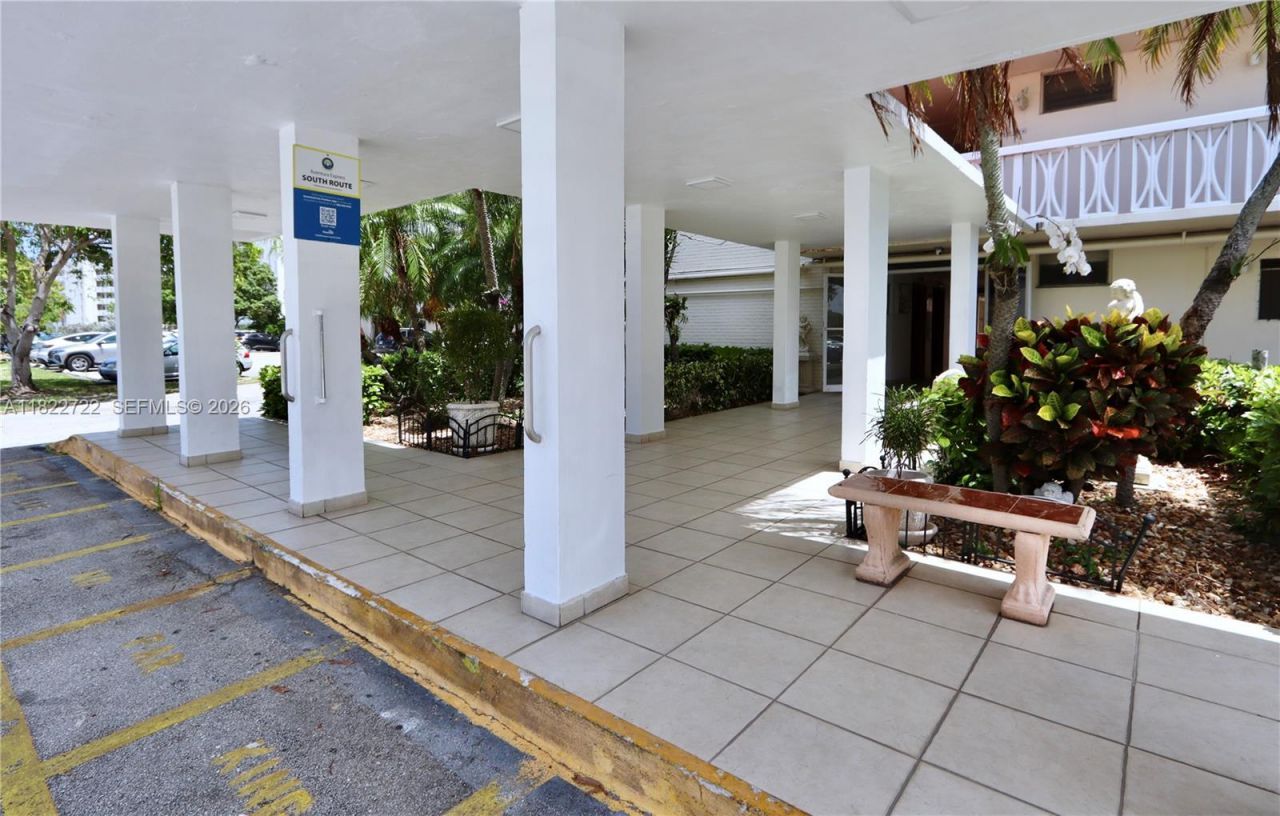 2920 Point East Dr, Unit N208, Aventura, FL 33160 Photo