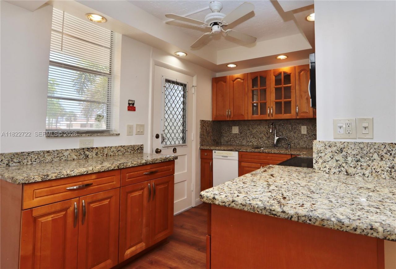 2920 Point East Dr, Unit N208, Aventura, FL 33160 Photo