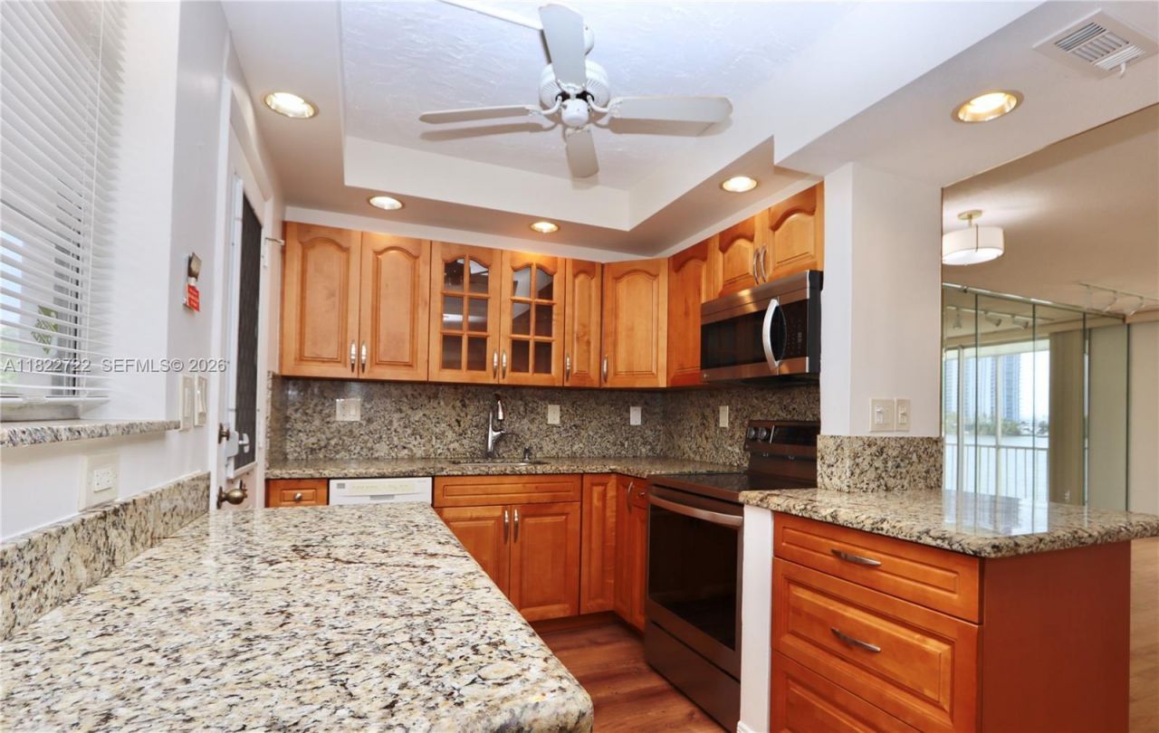 2920 Point East Dr, Unit N208, Aventura, FL 33160 Photo