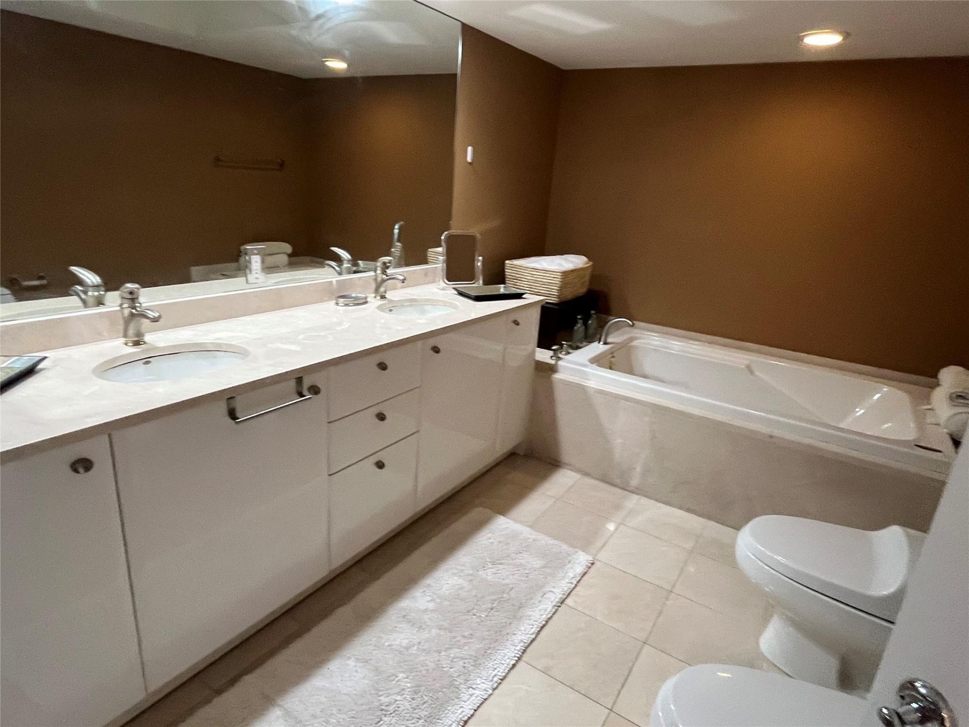 16500 Collins Avenue, Unit 2052, Sunny Isles Beach, FL 33160 Photo