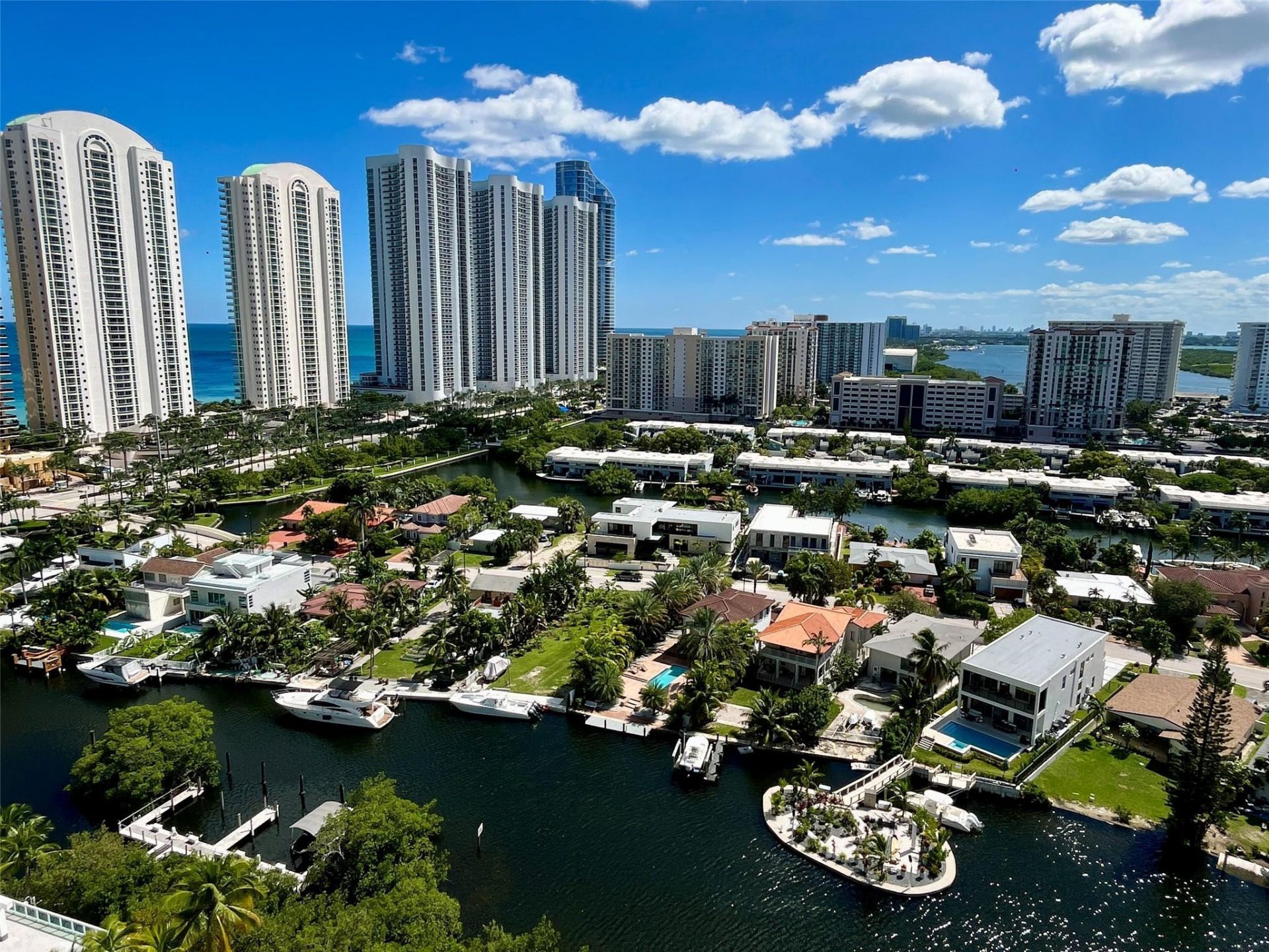 16500 Collins Avenue, Unit 2052, Sunny Isles Beach, FL 33160 Photo