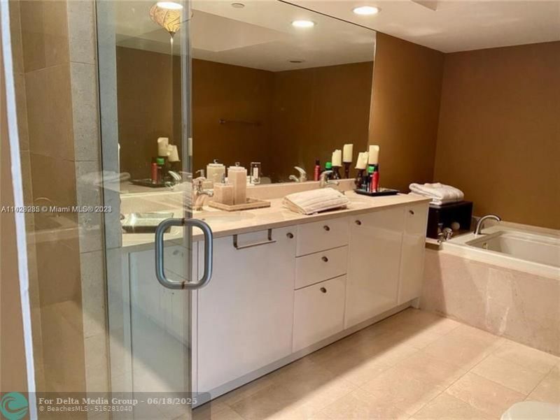 16500 Collins Ave, Unit 2052, Sunny Isles Beach, FL 33160 Photo