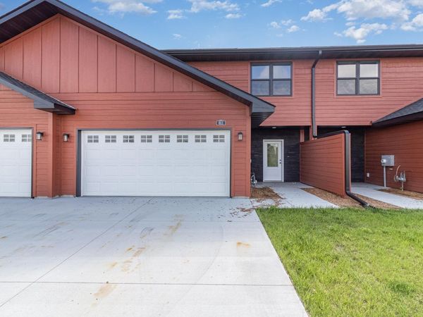 811 Viburnum Street, Belle Plaine, MN 56011