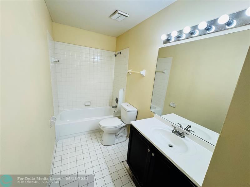 3449 NW 44th Street, Unit 202, Lauderdale Lakes, FL 33309 Photo