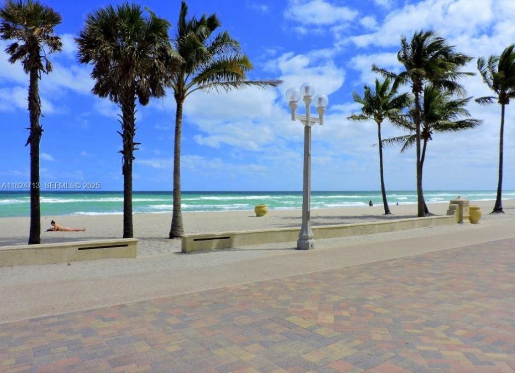 326 Harrison St, Unit 303A, Hollywood, FL 33019 Photo