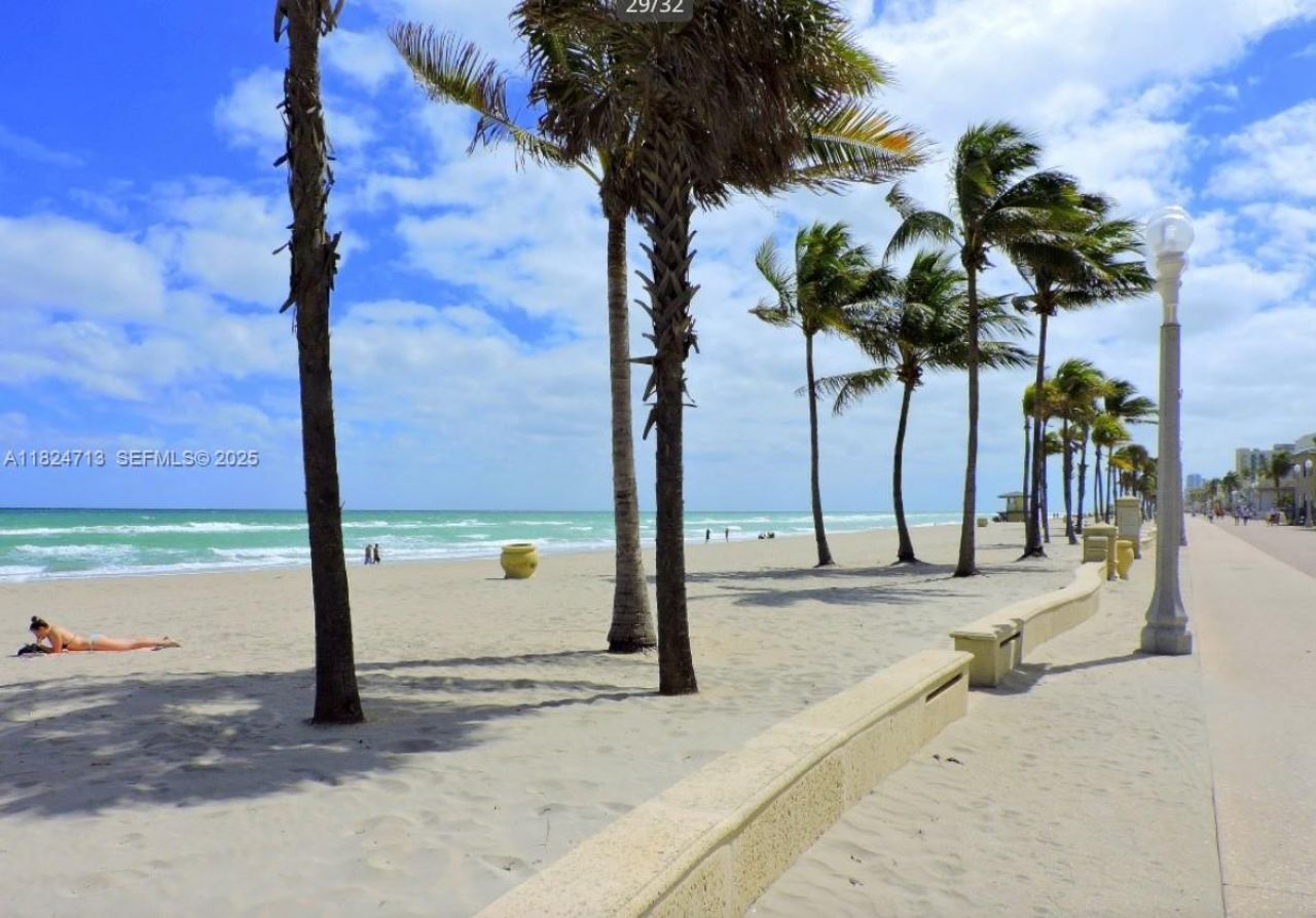 326 Harrison St, Unit 303A, Hollywood, FL 33019 Photo