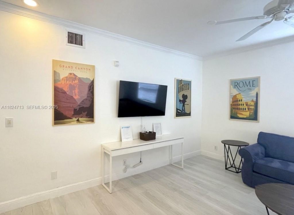 326 Harrison St, Unit 303A, Hollywood, FL 33019 Photo