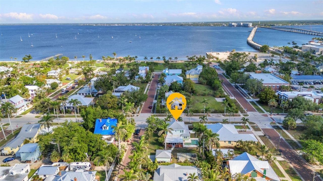 415 W Marion Avenue, Punta Gorda, FL 33950 Photo