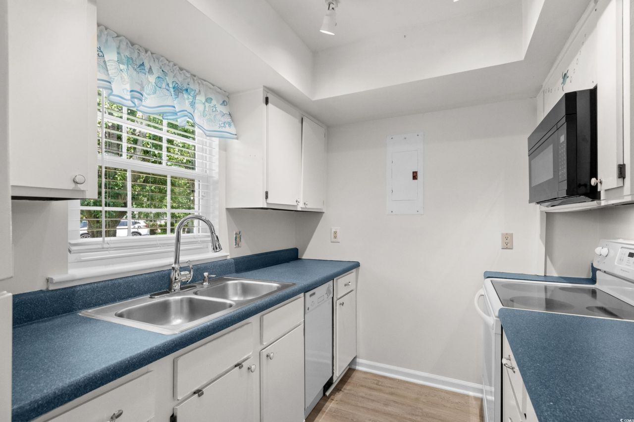 6576 Pebble Beach Crescent Photo 17