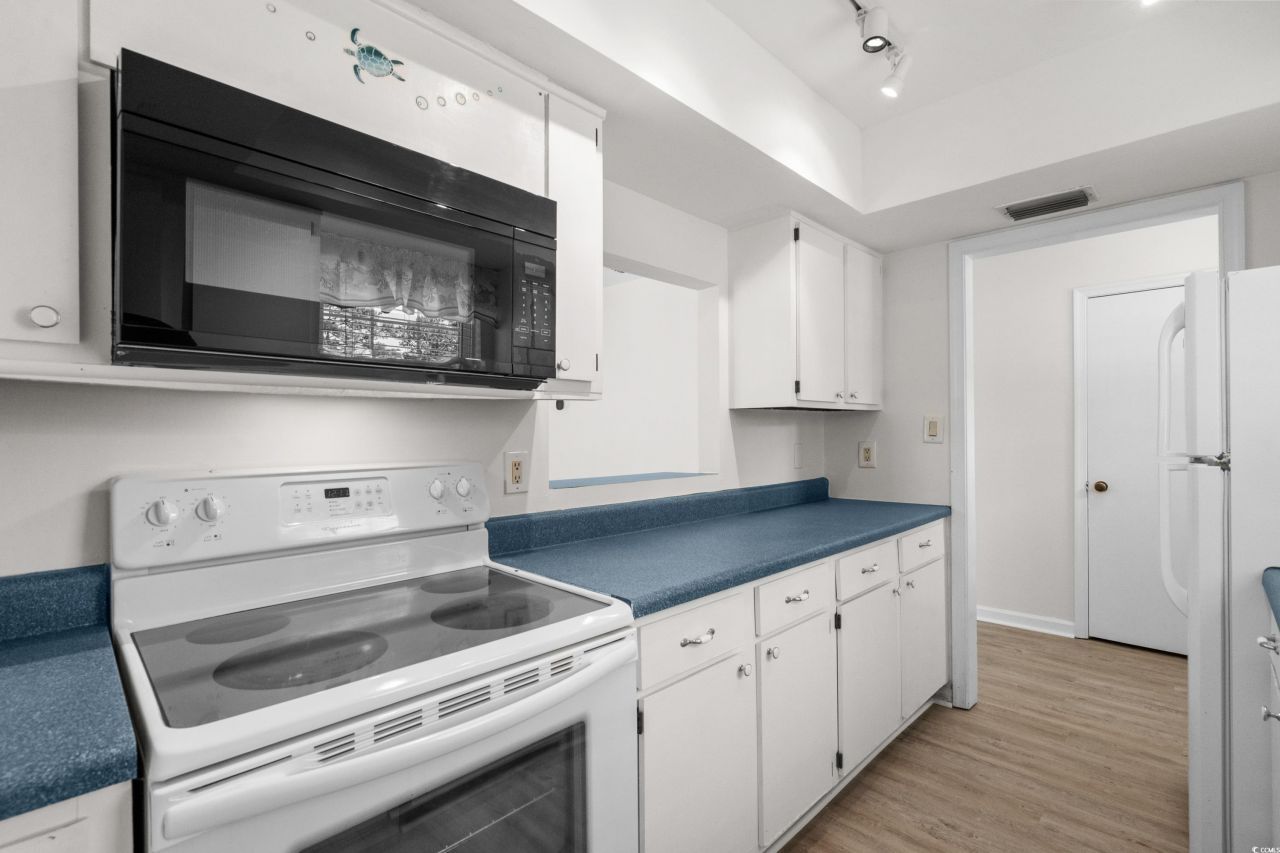 6576 Pebble Beach Crescent Photo 18