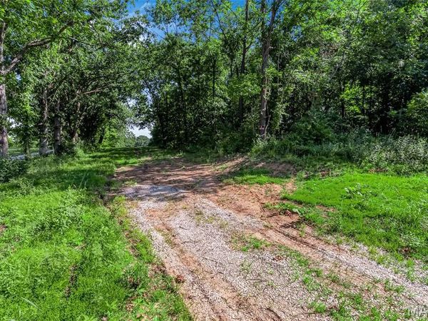671 Birkhead Road, Winfield, MO 63389