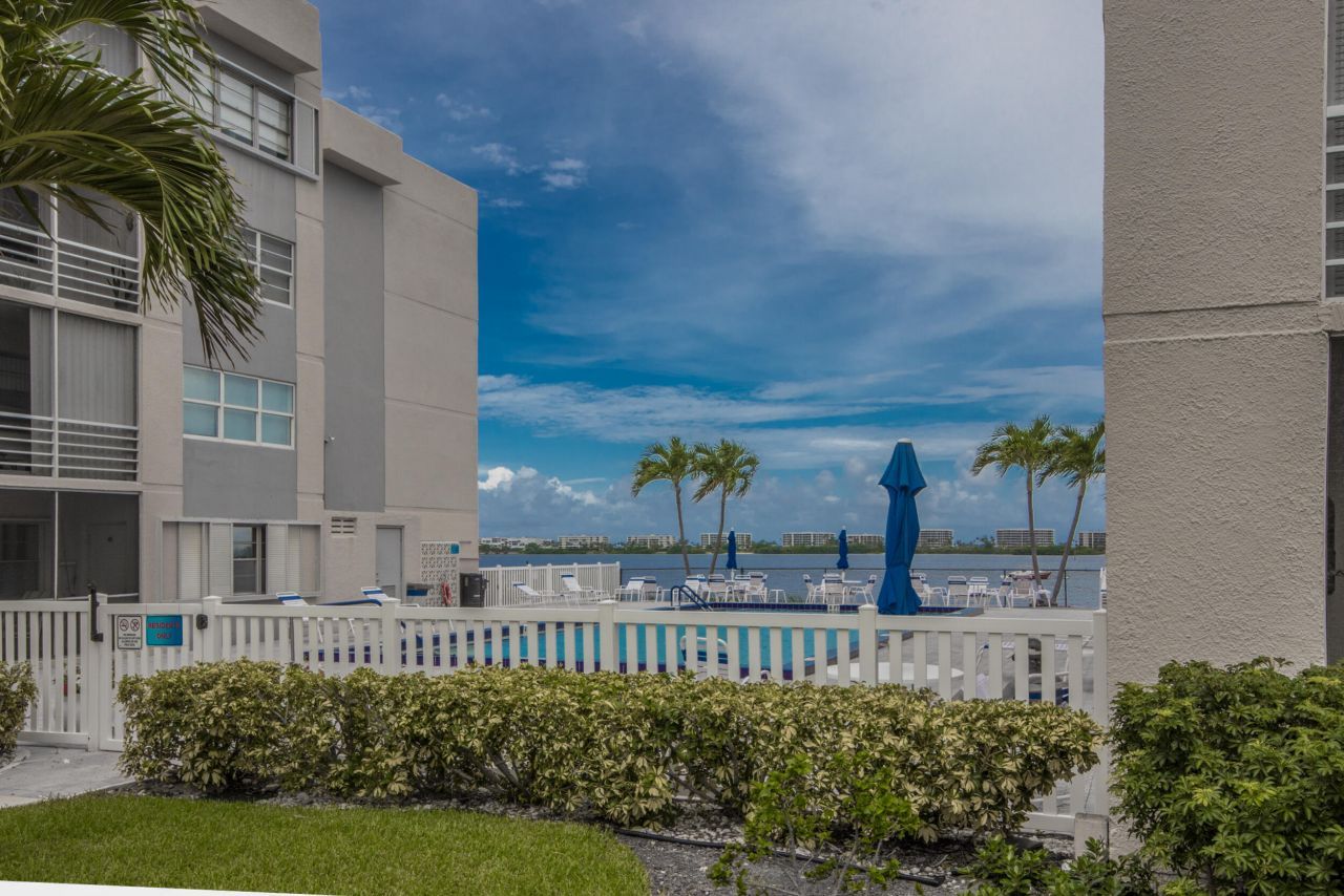 1516 S Lakeside Drive, Unit 205, Lake Worth Beach, FL 33460 Photo