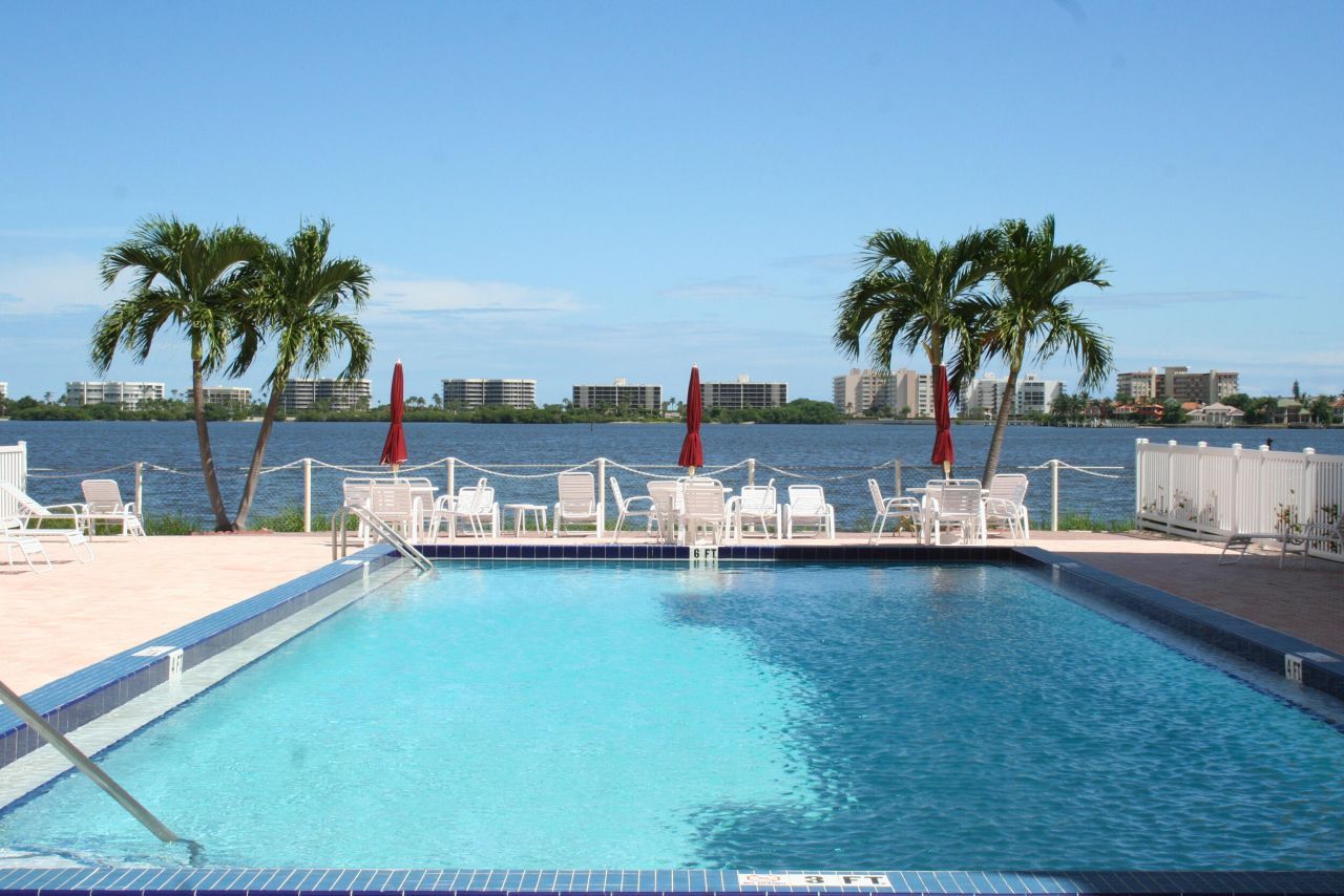 1516 S Lakeside Drive, Unit 205, Lake Worth Beach, FL 33460 Photo