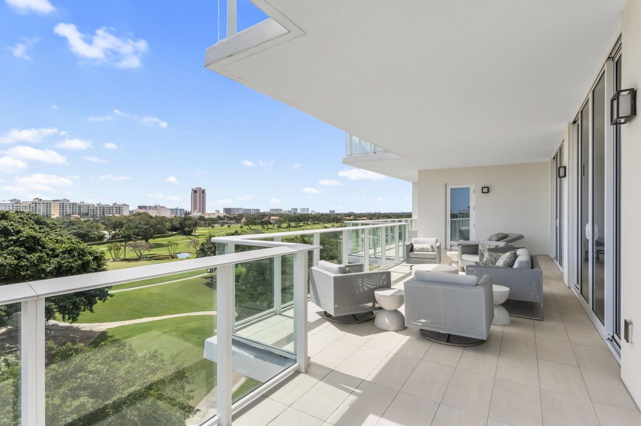 200 SE Mizner Boulevard, Unit 717, Boca Raton, FL 33432 Photo