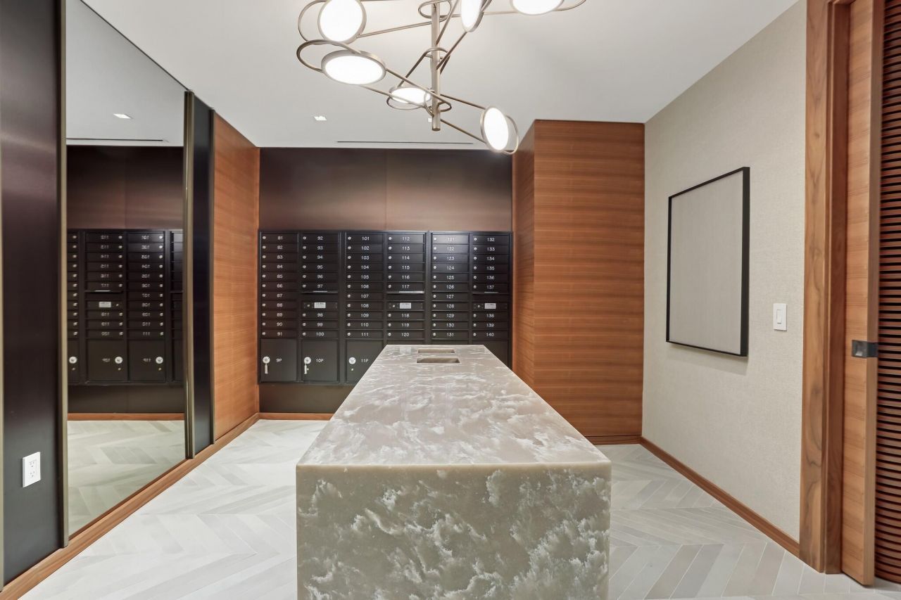 200 SE Mizner Boulevard, Unit 717, Boca Raton, FL 33432 Photo