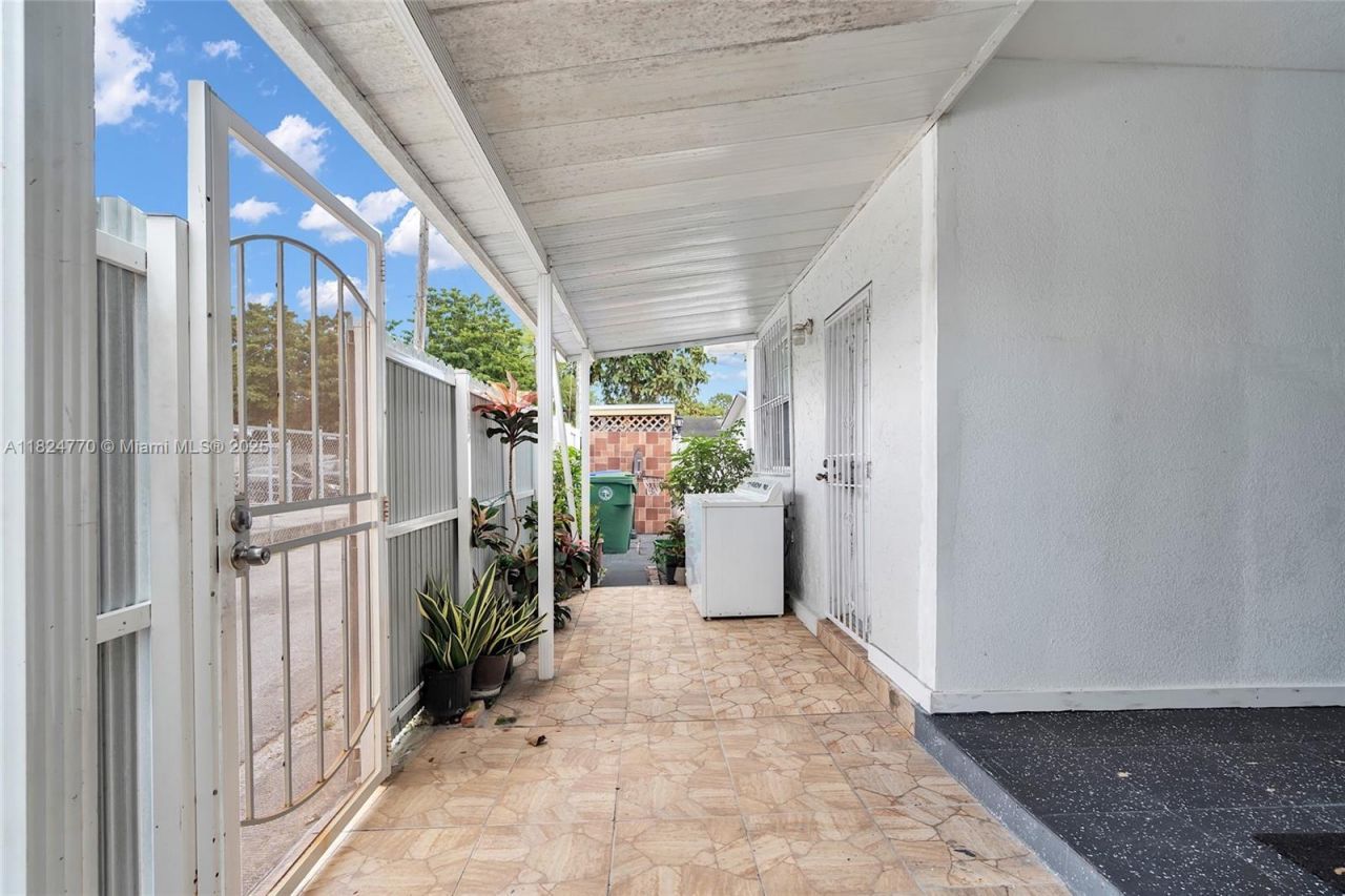 31 SW 58th Ct, Miami, FL 33144 Photo