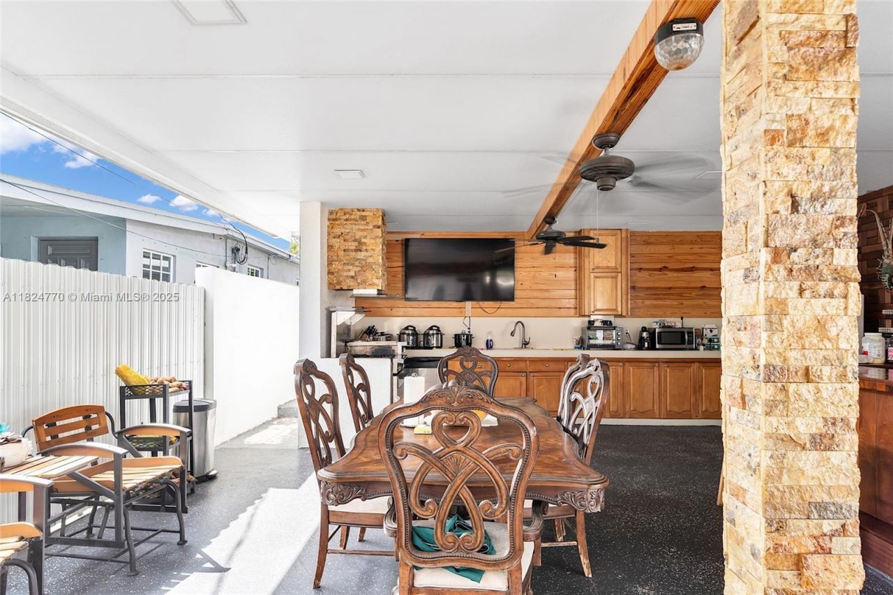 31 SW 58th Ct, Miami, FL 33144 Photo