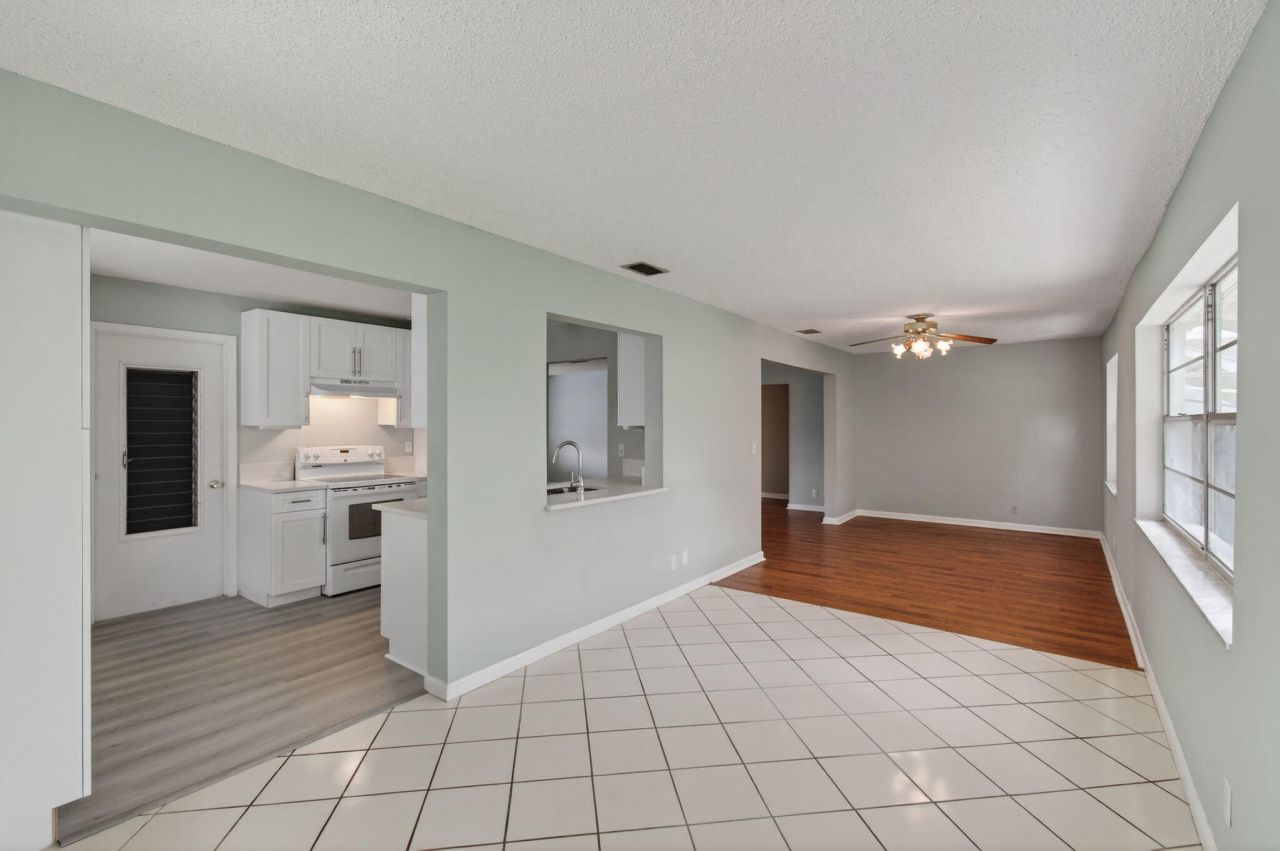 2080 SW 14th Avenue, Boynton Beach, FL 33426 Photo