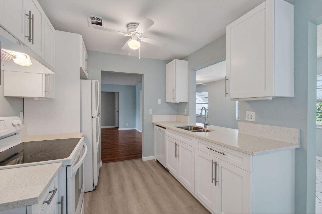 2080 SW 14th Avenue, Boynton Beach, FL 33426 Photo