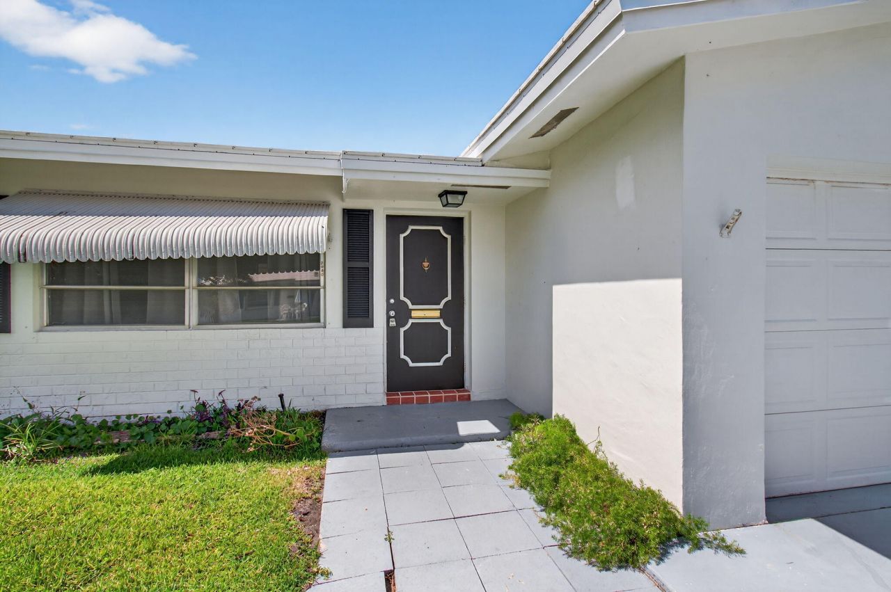 2080 SW 14th Avenue, Boynton Beach, FL 33426 Photo