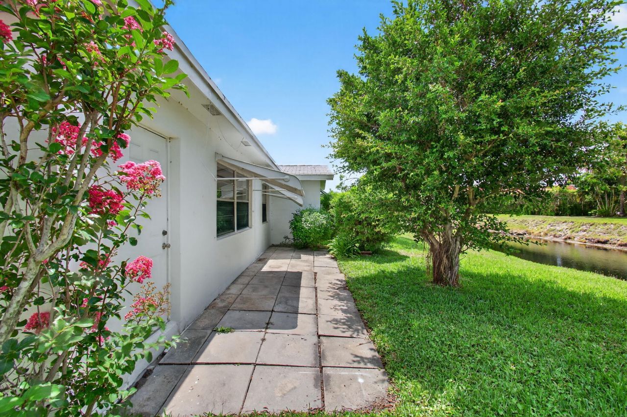 2080 SW 14th Avenue, Boynton Beach, FL 33426 Photo